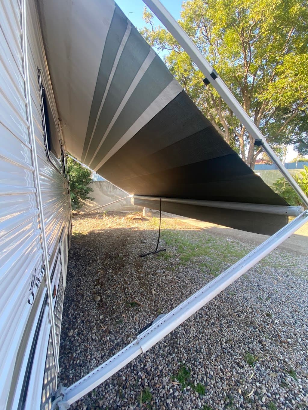 The Awning Man