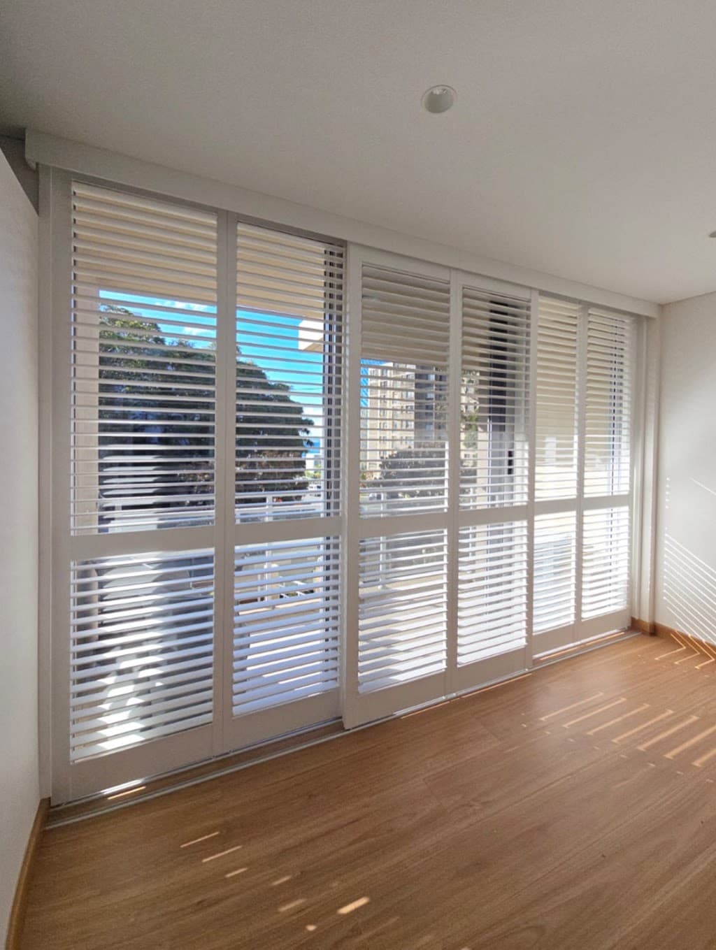 Glenn Koek - Shutters - Curtains - Blinds