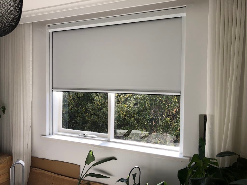 ScreenAway Blinds